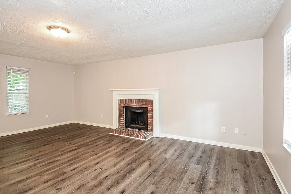 3 bed, 2.0 bath, 1356 sqft, $1,920 — Photo 4