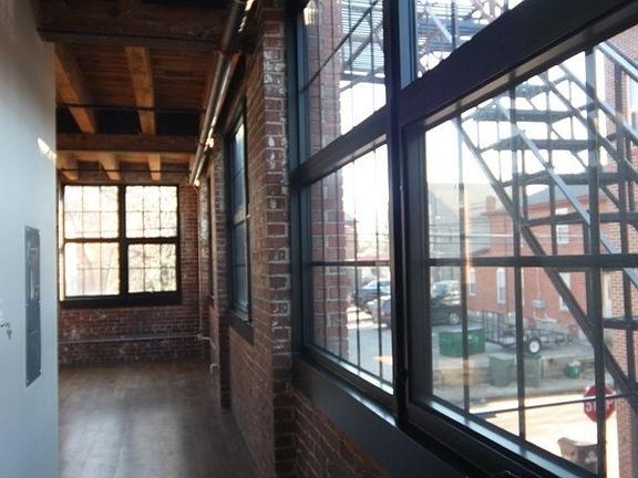 3rd image of 975 S Wall St #2D