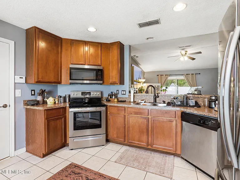 45084 Ingleham Cir — Photo 9