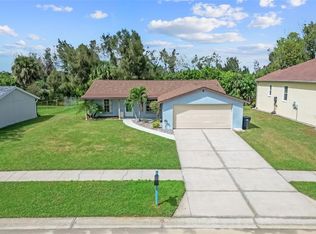 542 Red Mangrove Ln, Apollo Beach, FL 33572