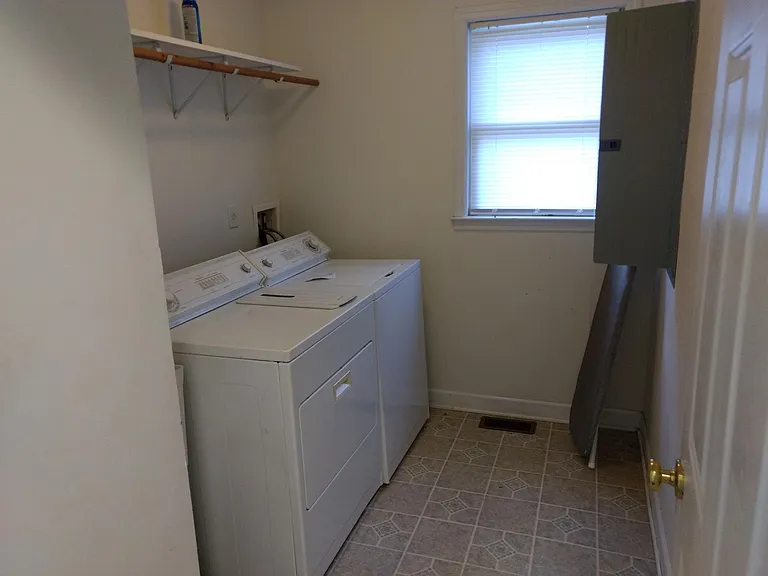 Laundry equipped with washer and dryer