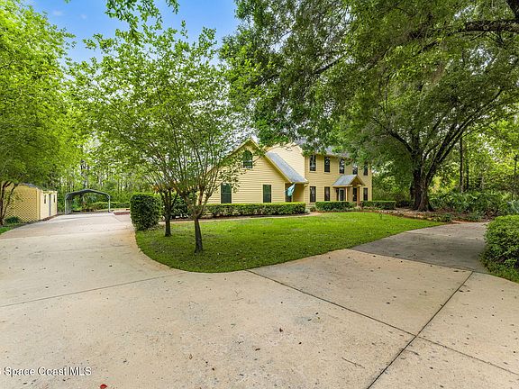 5th image of 1213 Sand Pine Cir