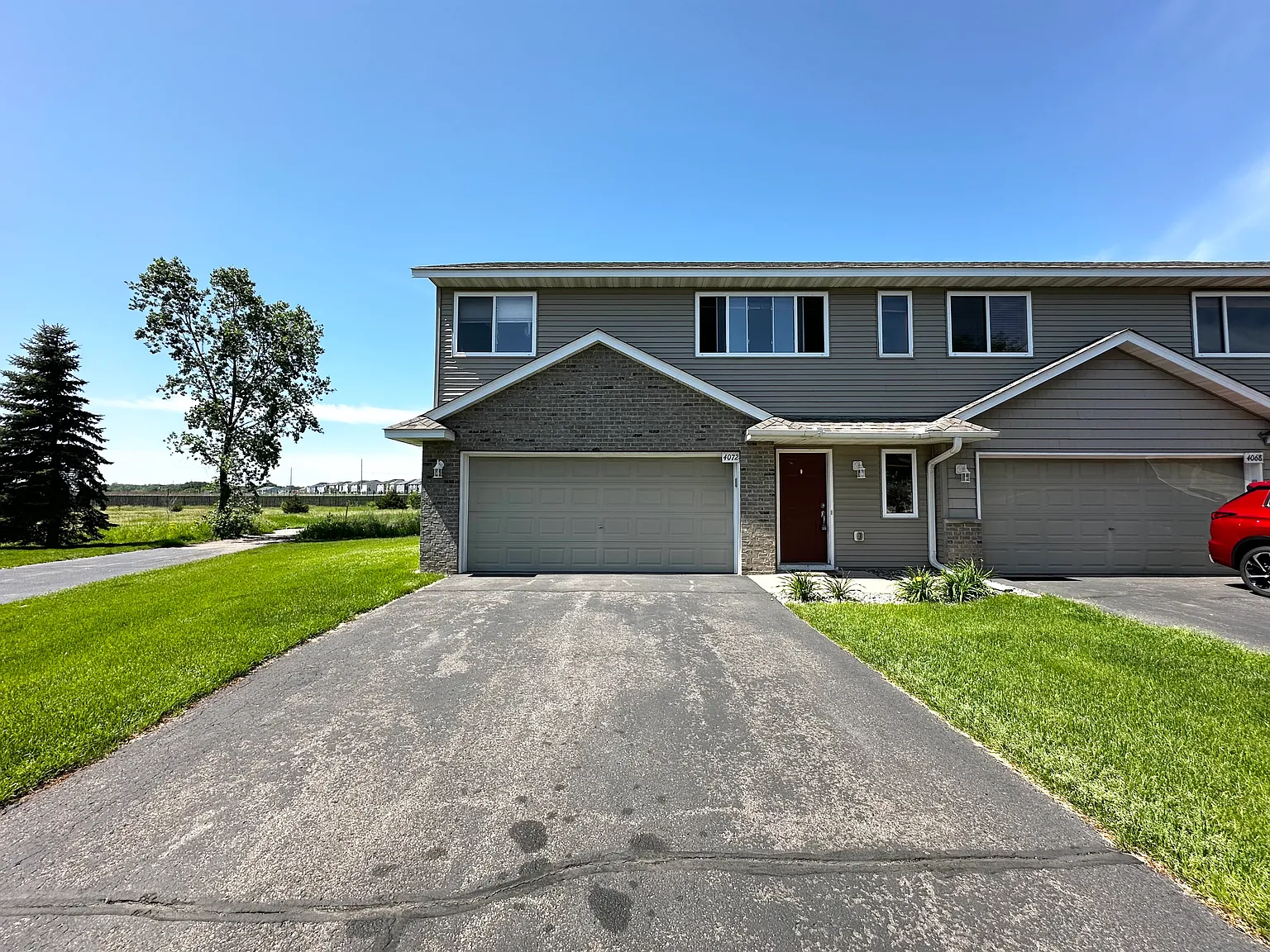 Blakewood Dr, Shakopee — Photo 1