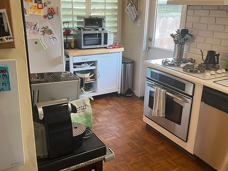 1021 Dyer Dr — Photo 7
