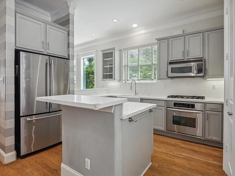 6830 Staffordshire Blvd — Photo 8