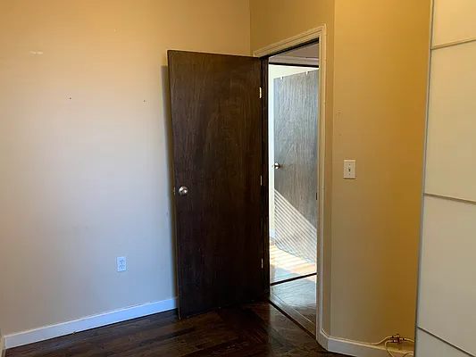 Rented by Voro, LLC | media 35