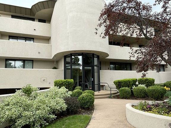 2nd image of 1140 Portland Pl APT 205