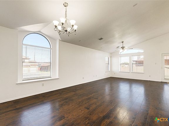 5th image of 5508 Holly Oak Ln