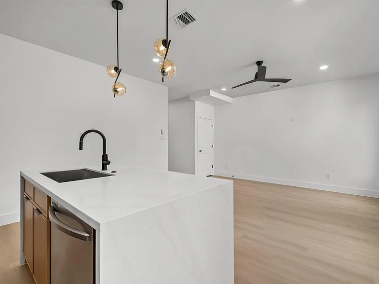 7208 Weyburn St #A — Photo 11