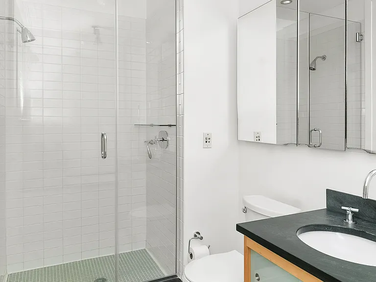 70 Washington St #2P — Photo 6