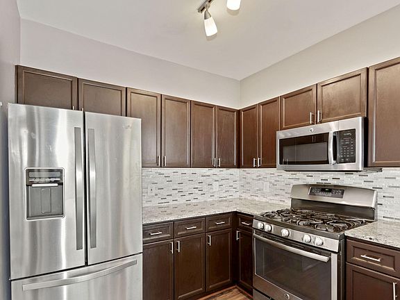 5th image of 2108 Highcourt Ln Suite 305