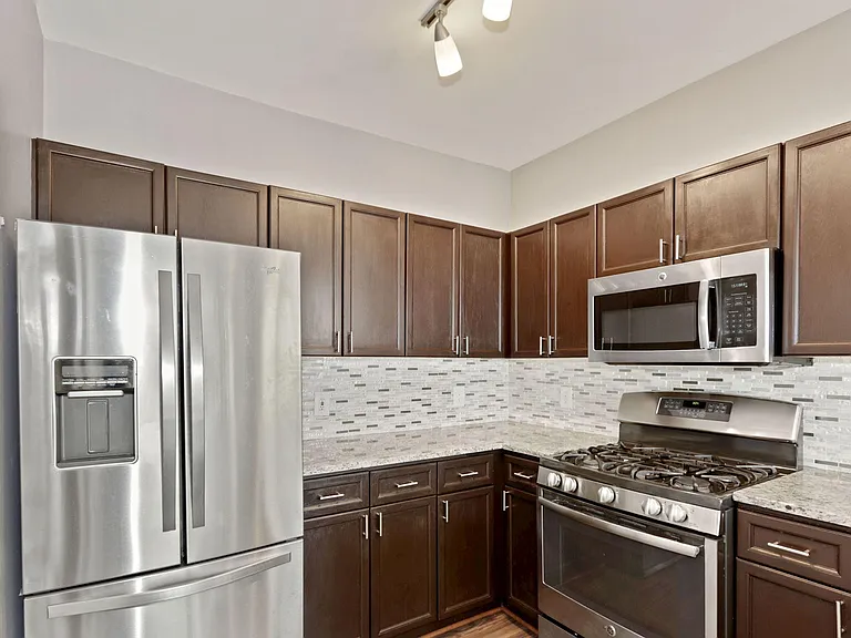 2108 Highcourt Ln #305 — Photo 5