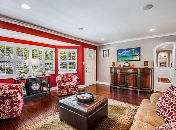 3rd image of 5106 Sharynne Ln