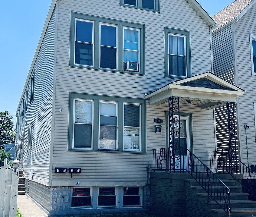 1st image of 5005 W 31st Pl