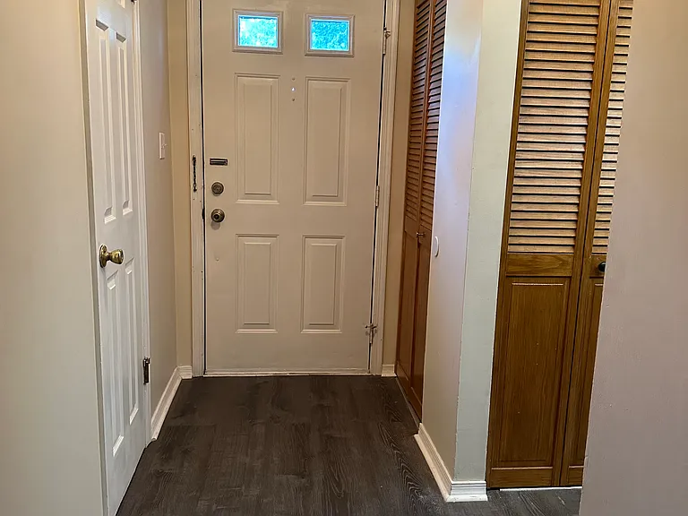393 Hadleigh Ln #393 — Photo 4