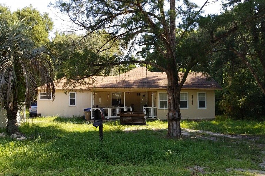 1st image of 23627 Franklin Ave
