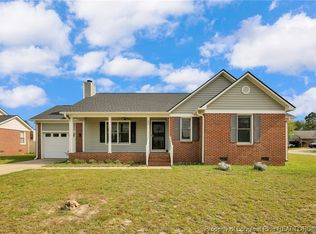 627 Sunnybrook Dr, Hope Mills, NC 28348