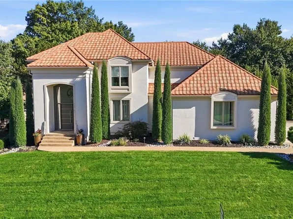 12707 Woodson St, Overland Park, KS 66209