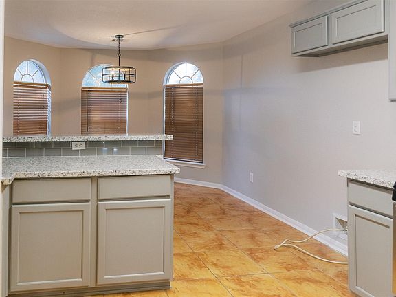 3rd image of 6510 Larissa Cir