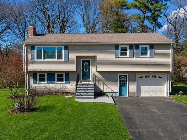 3 Lark Dr, Hudson, MA 01749