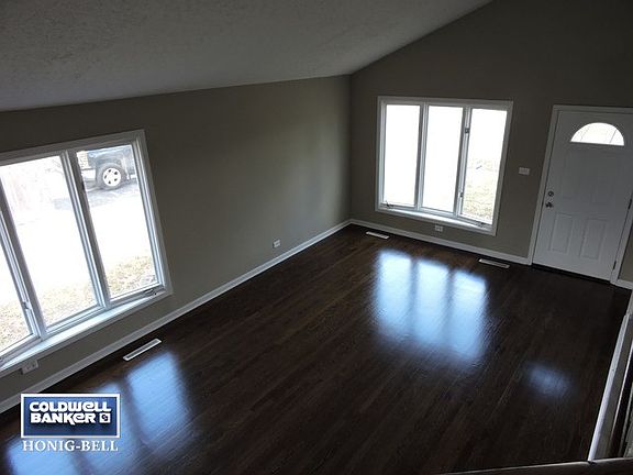 4th image of 15016 Mission Ave