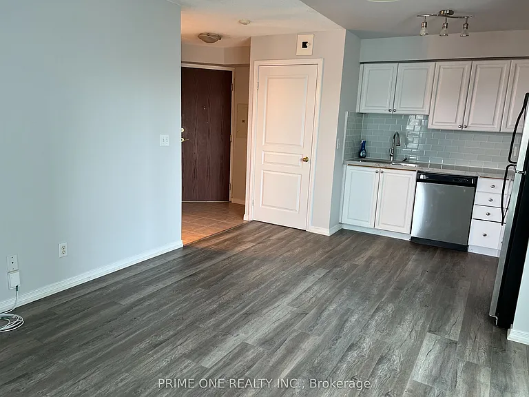 2545 Erin Centre Blvd #510 — Photo 6