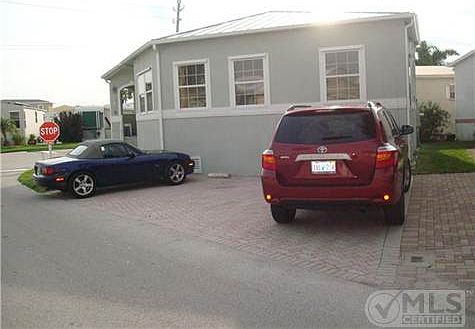 2nd image of 425 Nettles Blvd