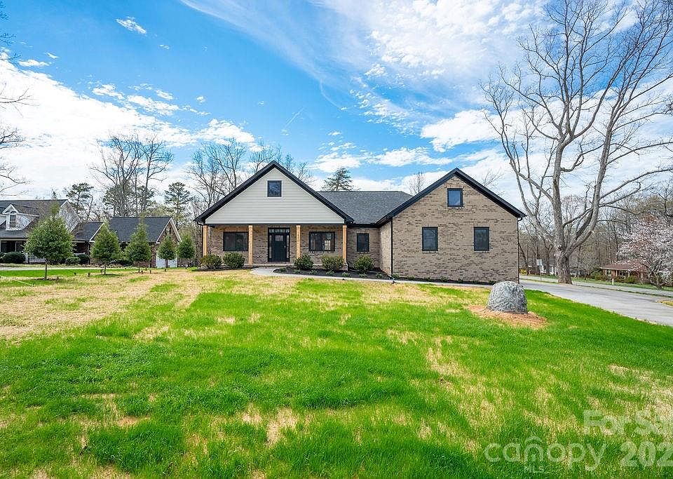 1st image of 1500 Avalon Oaks Ct