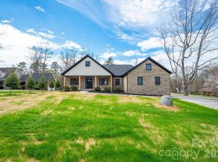 1500 Avalon Oaks Ct, Dallas, NC 28034