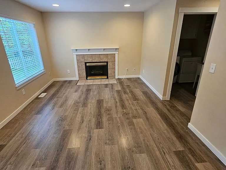 1574 SE Nylace Ln — Photo 8