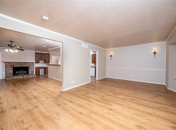 2nd image of 307 S Weatherred Dr