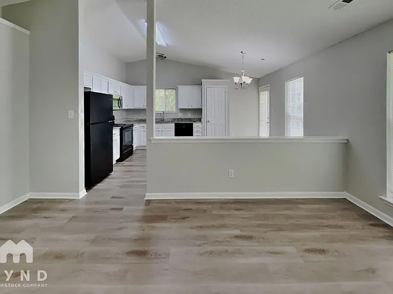 6902 Kentucky Derby Dr — Photo 5