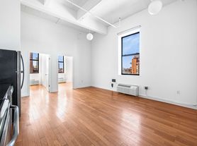 44 Berry St
