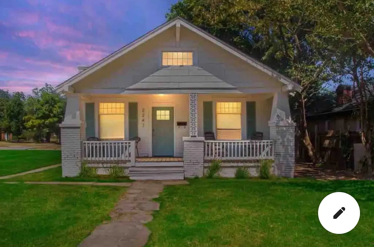 2247 W Park Pl — Photo 1