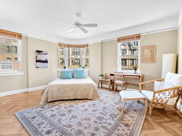 120 Cabrini Boulevard image 9 of 24