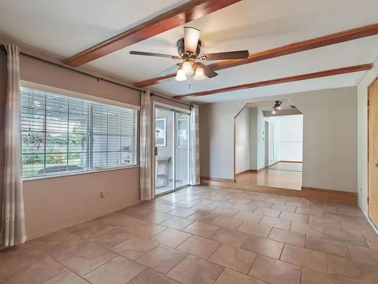 2747 E Hampton Way — Photo 14