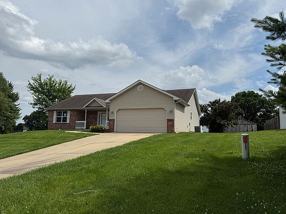 2nd image of 793 Cedar Mill Dr
