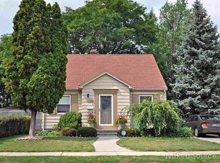 22037 Virginia Ave, Eastpointe, MI 48021