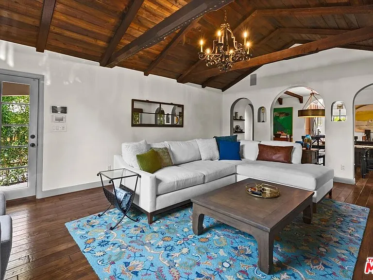 9002 Norma Pl — Photo 4