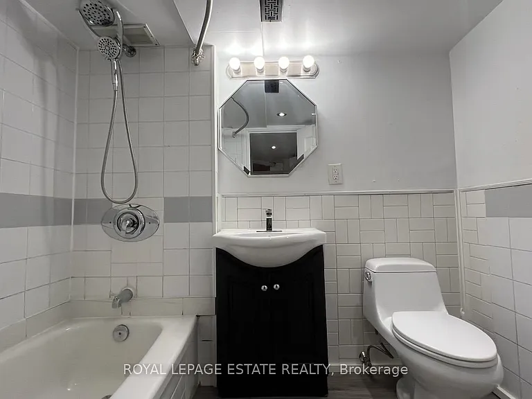 372 Victoria Park Ave — Photo 16