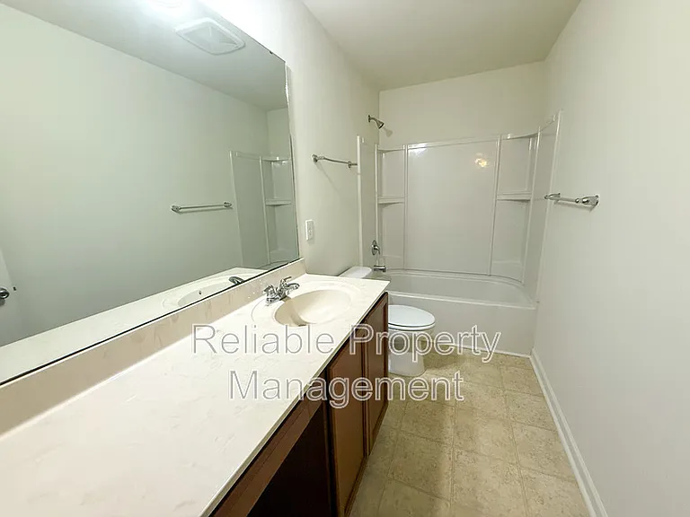 944 Avondale Dr — Photo 12