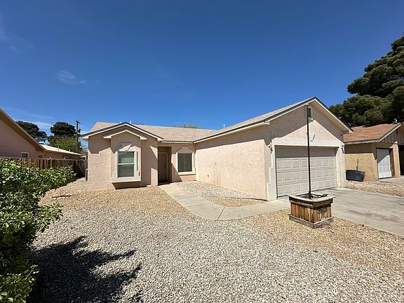 2nd image of 3405 Meadowlark Ln