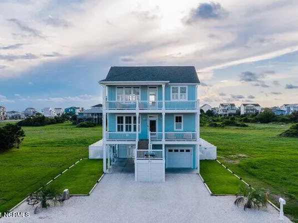 111 Blockade Runner St, Holden Beach, NC 28462
