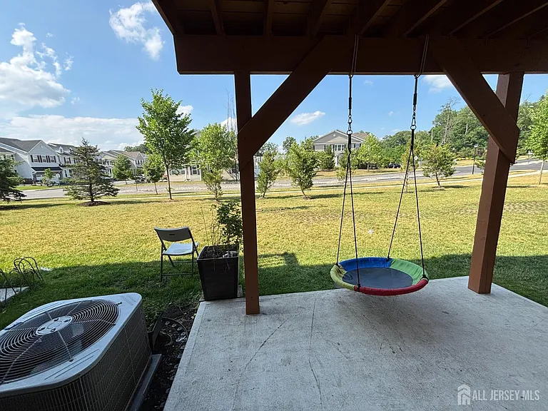 1106 Hights Farm Rd N — Photo 12