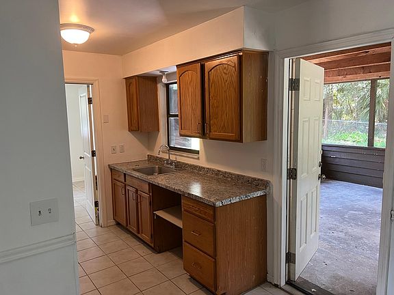2nd image of 481 Jeri Dr