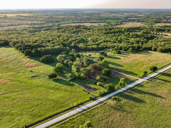 377 Julep Rd, Yates Center, KS 66783