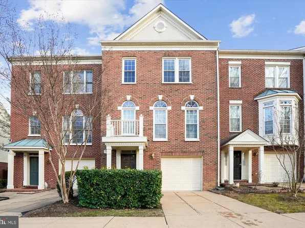 4153 Kentmere Sq, Fairfax, VA 22030
