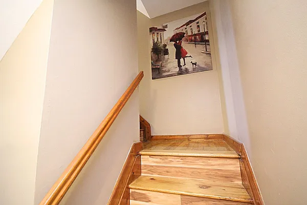 Sold by REMAX Elite | media 9