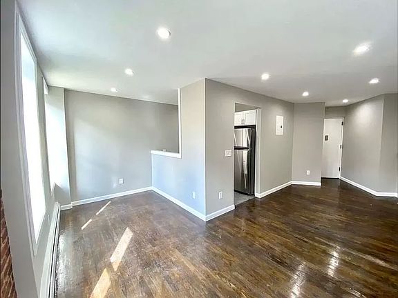 2nd image of 2471 Grand Ave #4A