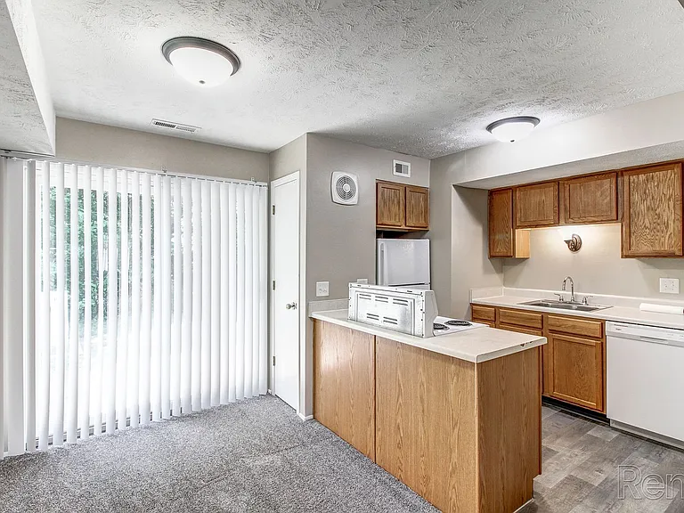 Southdale Square Apartments — Photo 185
